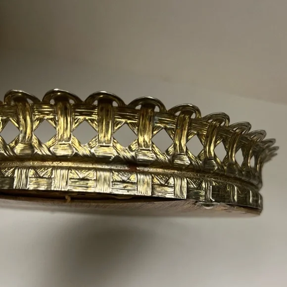 Vintage Round Mirrored Vanity Tray Silver Tone Ornate Filigree Edge 7,5” - Picture 7 of 10